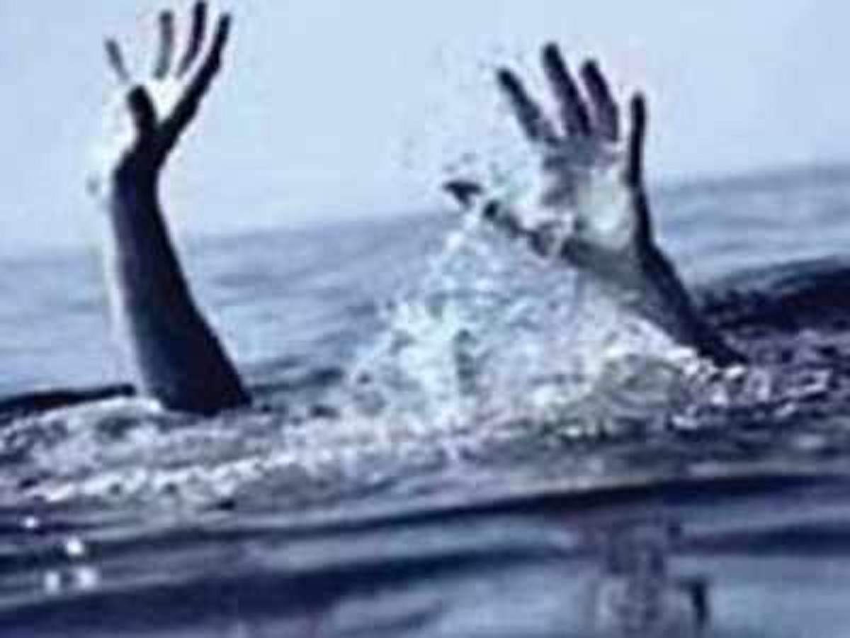 Dindi: ప్రాణం తీసీన సెల్ఫీ.. నీటిలో మునిగి యువకులు మృతి