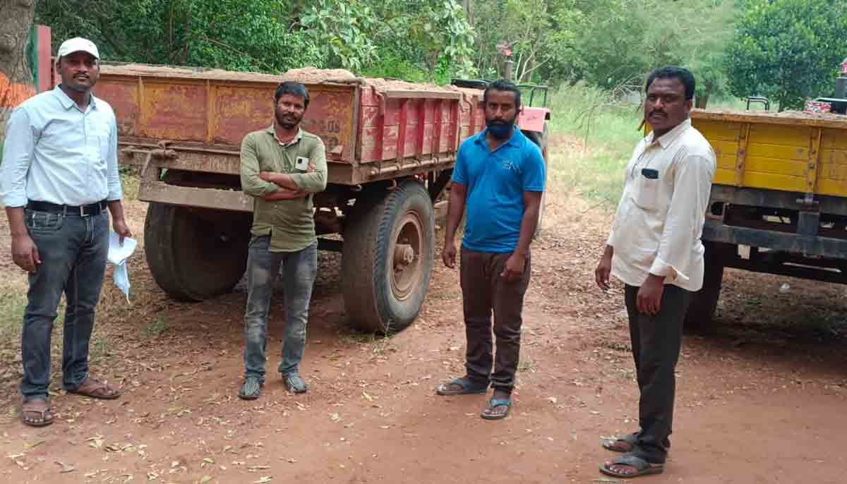 Crime | అక్రమంగా ఇసుక తరలిస్తున్న ట్రాక్టర్లు సీజ్.. జరిమానా..