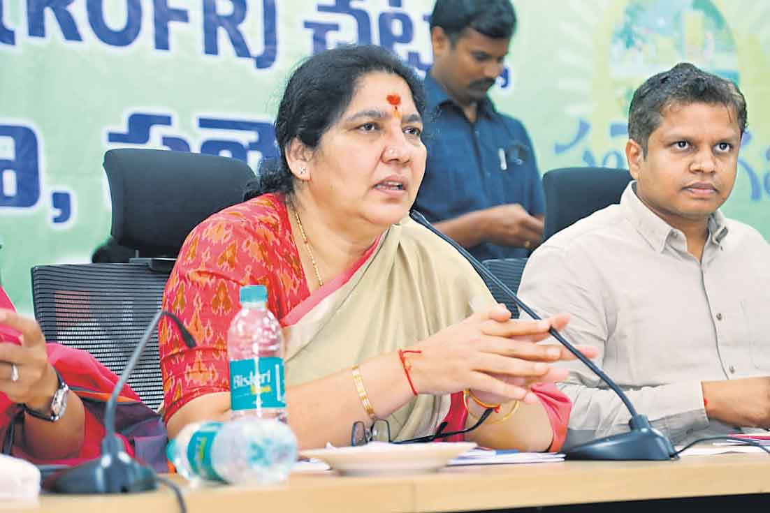 పోడు రైతులకు న్యాయం