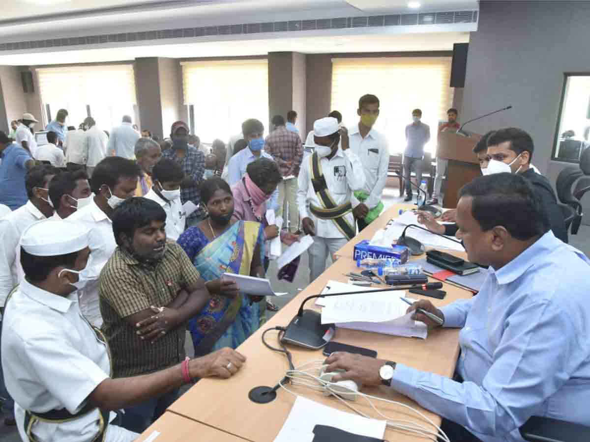 ప్రజావాణిలో వచ్చే ధరణి దరఖాస్తులను త్వరగా పరిష్కరించాలి