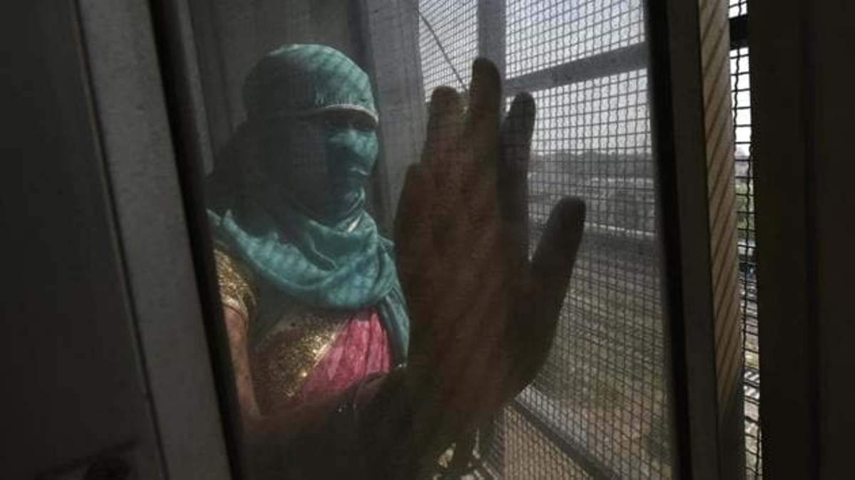 Crime | వ్యభిచార గృహాలపై పోలీసులు దాడి