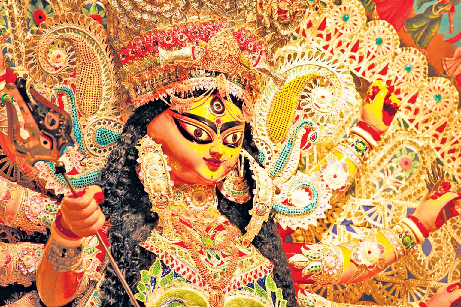 ఉగ్రం.. శాంతం.. మహాశక్తిమ్!