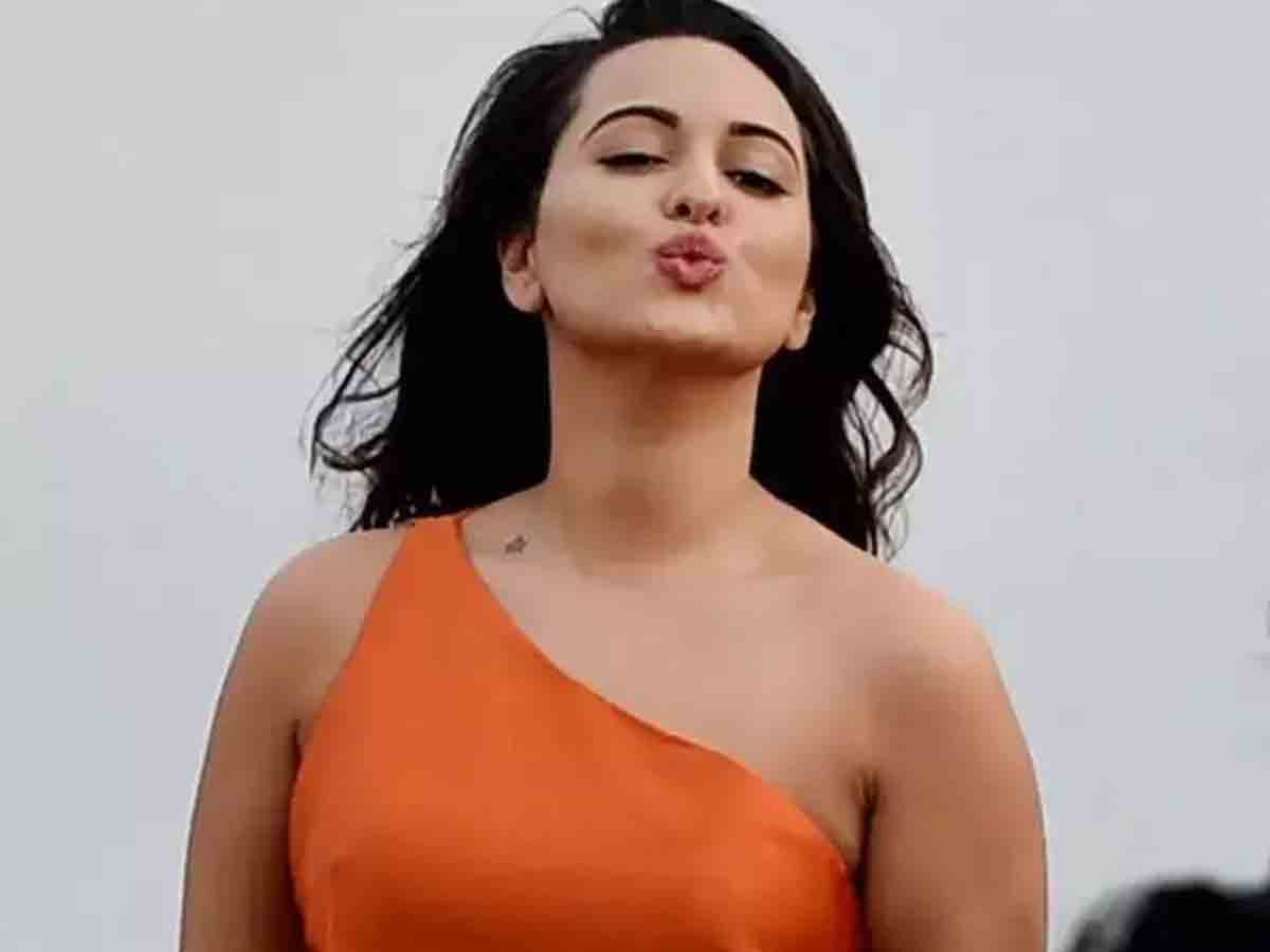 Sonakshi: 22 ఏళ్ల వ‌య‌స్సులో ఐదేళ్ల పాటు రిలేష‌న్‌..ఆశ్చ‌ర్య‌క‌ర‌మైన కామెంట్స్ చేసిన సోనాక్షి