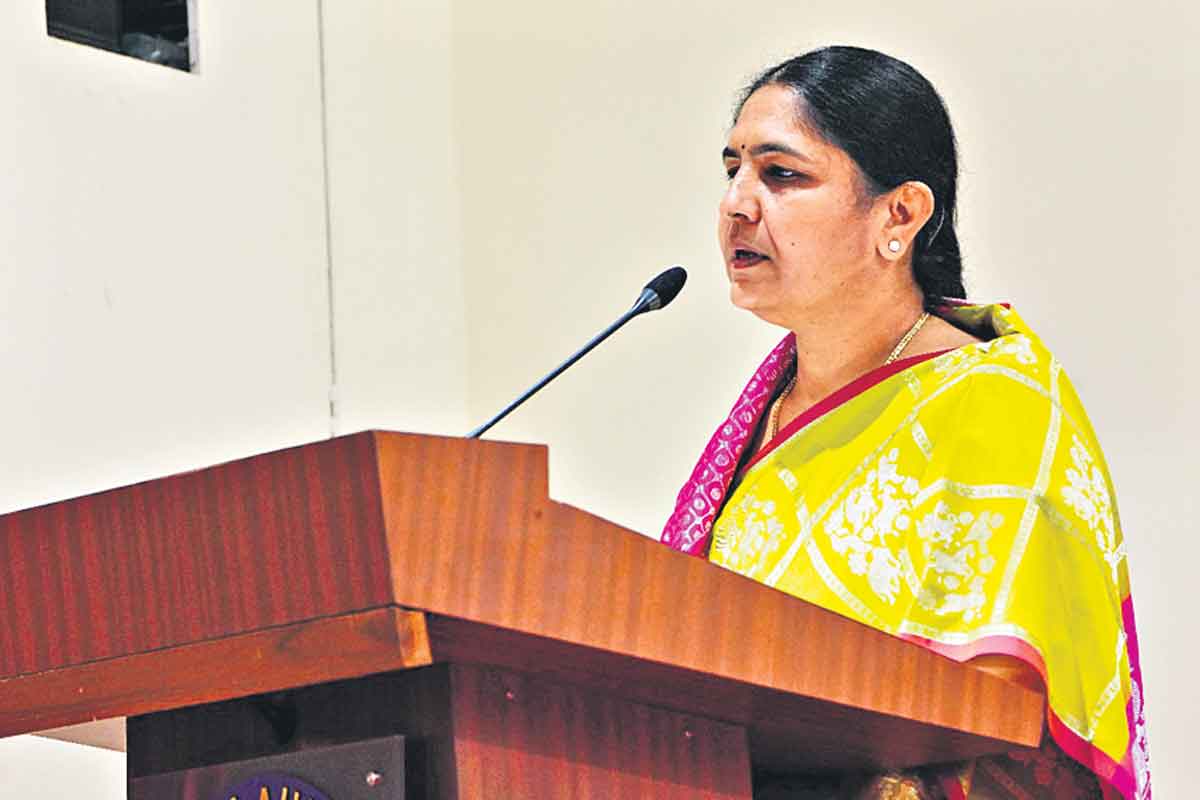 మహిళలపై వివక్ష ప్రదర్శిస్తే చర్యలు