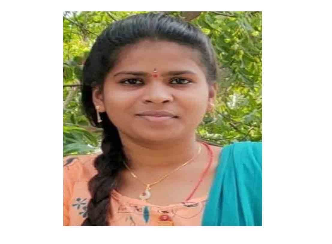 Gold medal |  గోల్డ్ మెడల్ సాధించిన ఎస్‌బీఐటీ విద్యార్థిని..