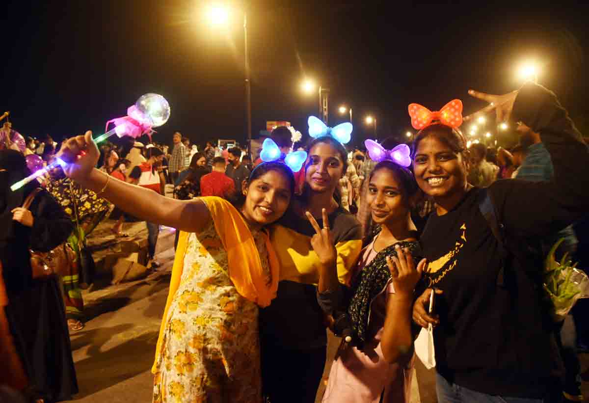 Hyderabad | సండే ఫ‌న్‌డే.. ట్యాంక్‌బండ్ పై రెట్టింపు జోష్‌