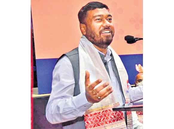 టీకా ఫ్రీగా వేస్తున్నాం.. పెట్రో రేట్లు పెంచుతున్నాం