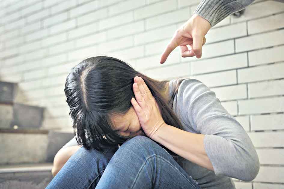 ఆ టైంలో నా భ‌ర్త‌ వేరే అమ్మాయిల పేర్లు పిలుస్తుంటాడు? న‌న్నేం చేయ‌మంటారు?