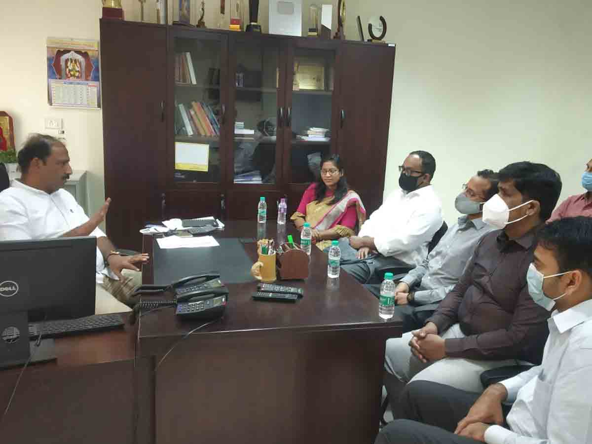 T-SAT | టి-సాట్‌ను సందర్శించిన ఐఐఎస్ బృందం