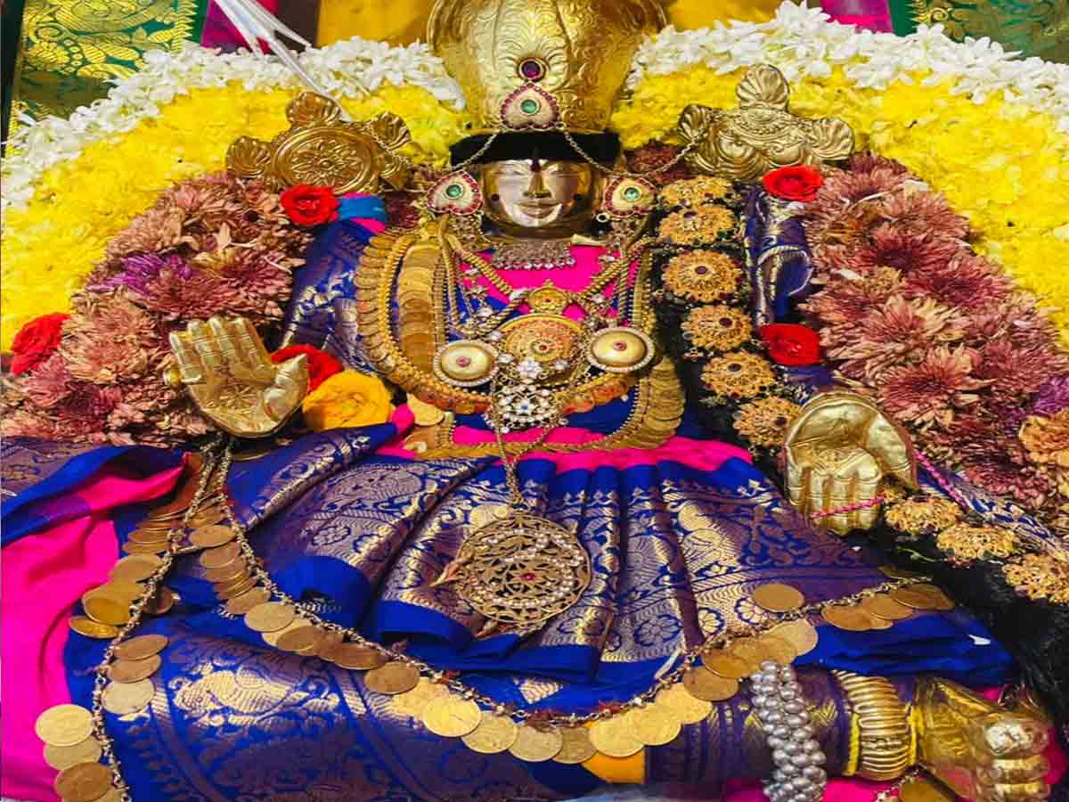 Sharannavarathrotsavalu | విజయలక్ష్మీ అలంకారంలో తాయారమ్మవారు..