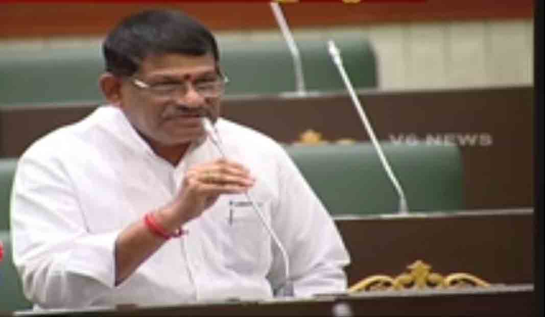 పంట నష్టపోయిన రైతులను ఆదుకోవాలి