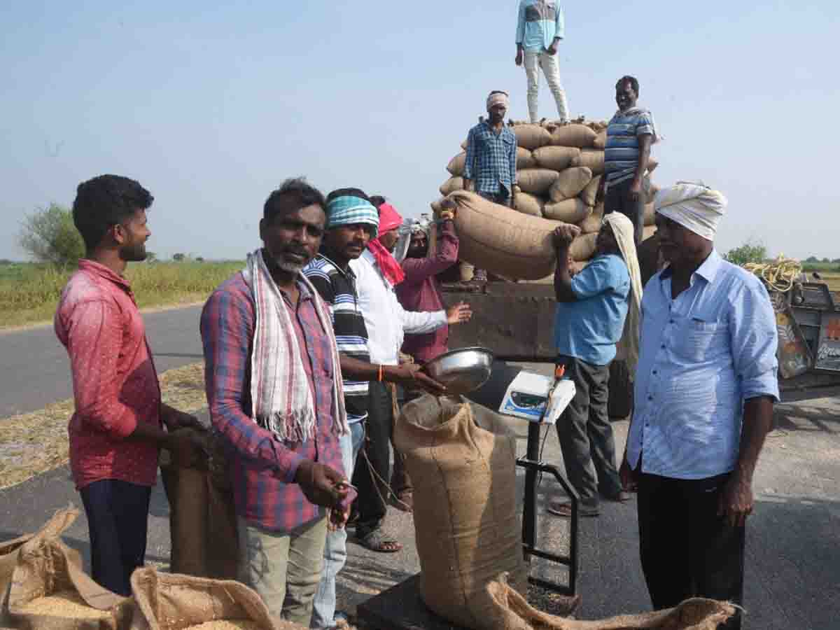 Telangana | కేంద్రం మంగళం.. రాష్ట్ర సర్కారు అభయం..