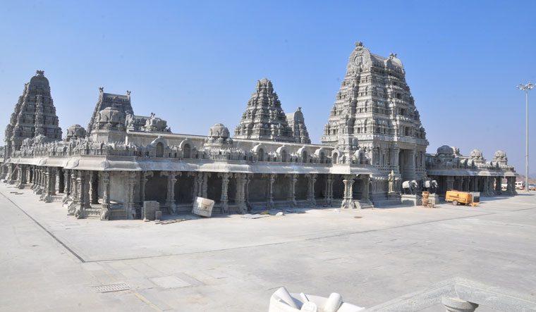 Yadadri: శ్రీవారి ఖజానాకు రూ. 3,84,933 ఆదాయం