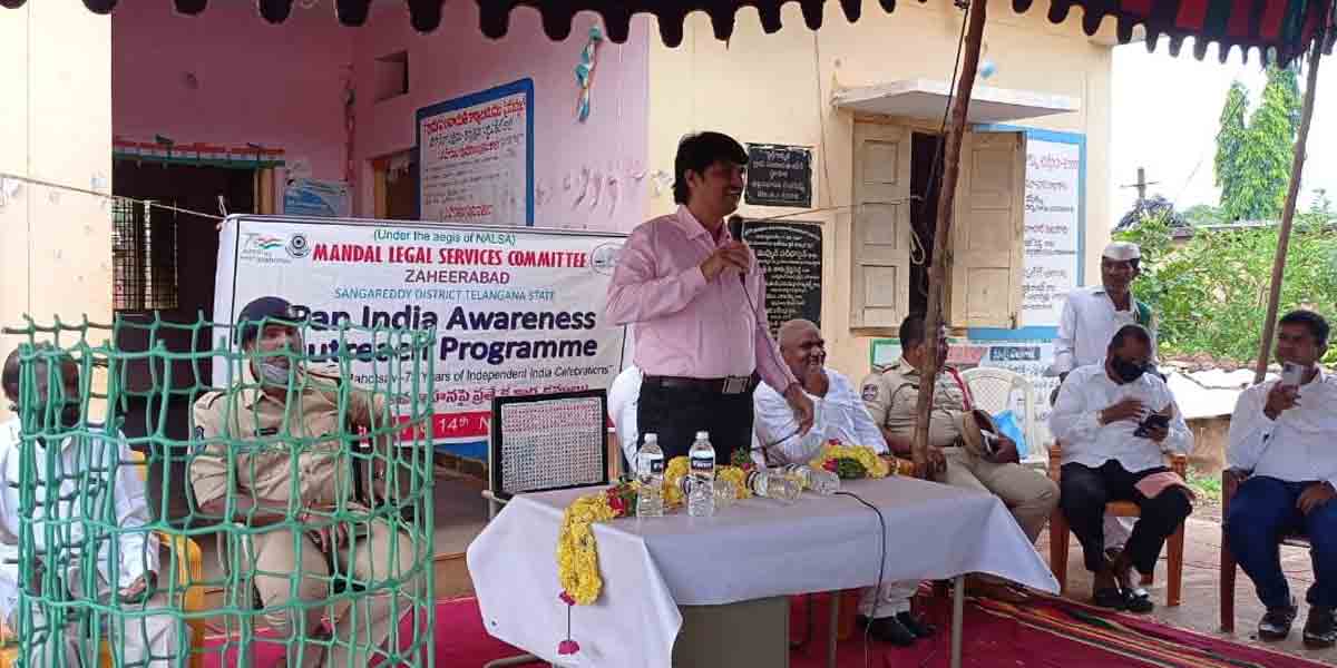 చట్టాలపై అవగాహన పెంపొందించుకోవాలి