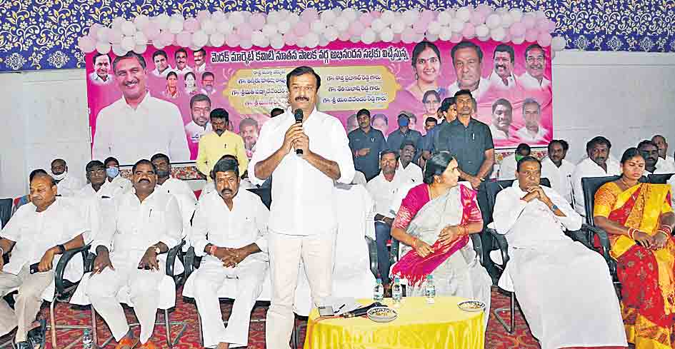 కేంద్రం మెడలు వంచి వడ్లు కొనిపిస్తాం..