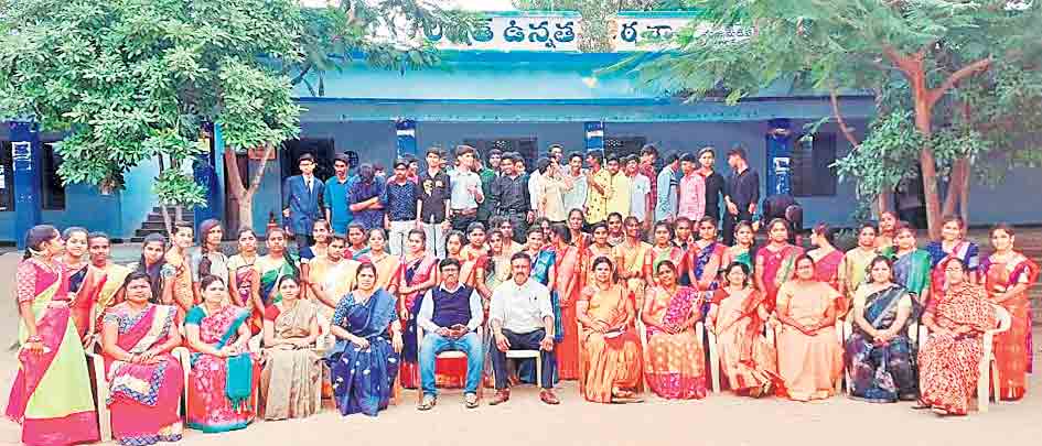 విద్యార్థులు ఉపాధ్యాయులైన వేళ..