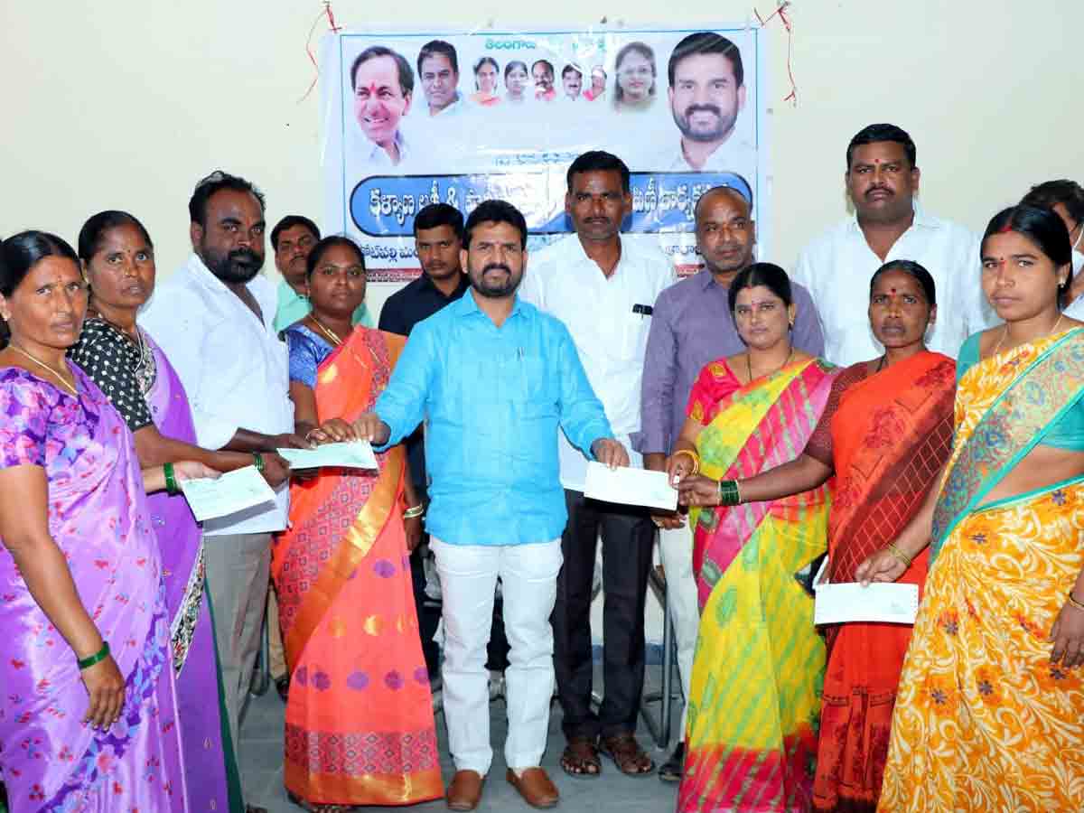 Vikarabad : పేద కుటుంబాల్లో కల్యాణ కాంతులు.. ఎమ్మెల్యే ఆనంద్‌