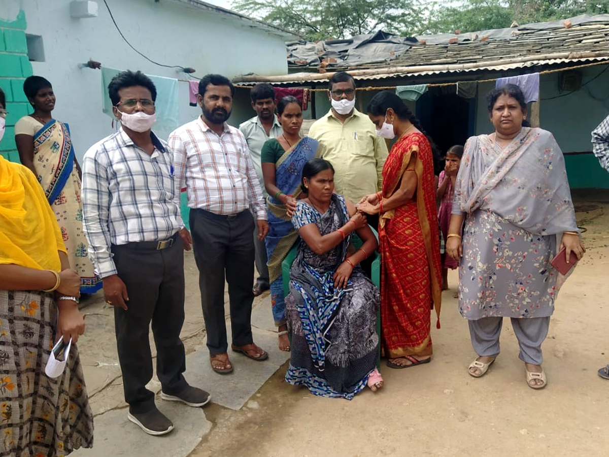 Vikarabad : అర్హులందరికీ టీకా అందించాలి.. డిప్యూటీ డీఎంహెచ్‌వో రవీంద్ర యాదవ్‌