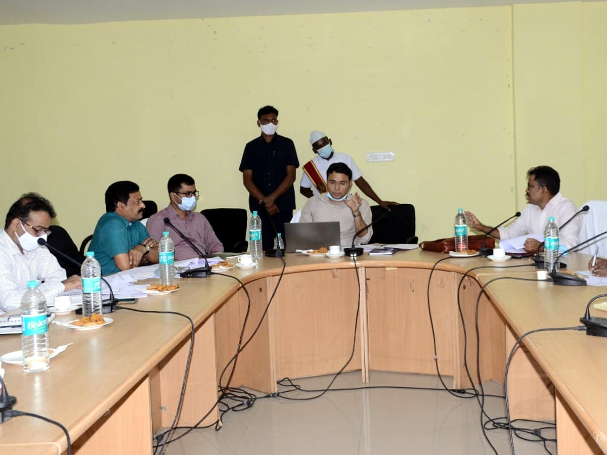 Bhupalapally : జెన్కో భూ సేకరణను వేగవంతం చేయండి.. కలెక్టర్‌ భవేశ్‌ మిశ్రా