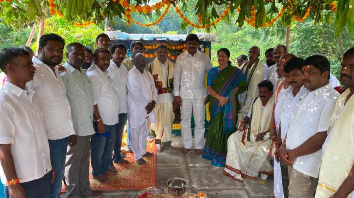 Dhobi ghat | ఎర్ర‌కుంట దోబీఘాట్‌ అభివృద్ధికి కృషి: డిప్యూటీ మేయర్‌ మోతె శ్రీలత శోభన్‌రెడ్డి