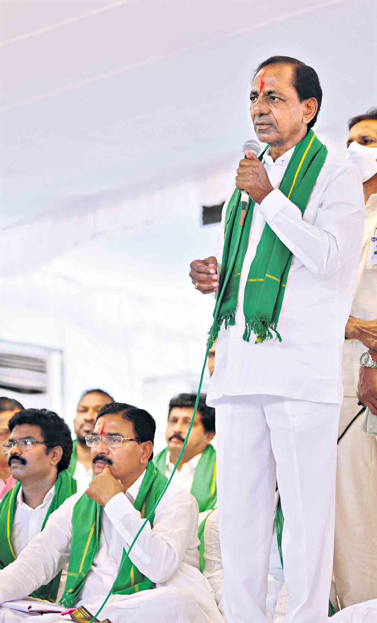 అన్నదాత కోసం యుద్ధమే..