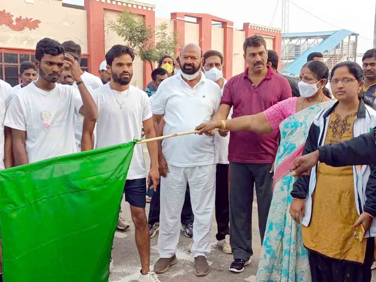 Jangaon : జనగామలో 2కె రన్ను ప్రారంభించిన ఎమ్మెల్యే ముత్తిరెడ్డి