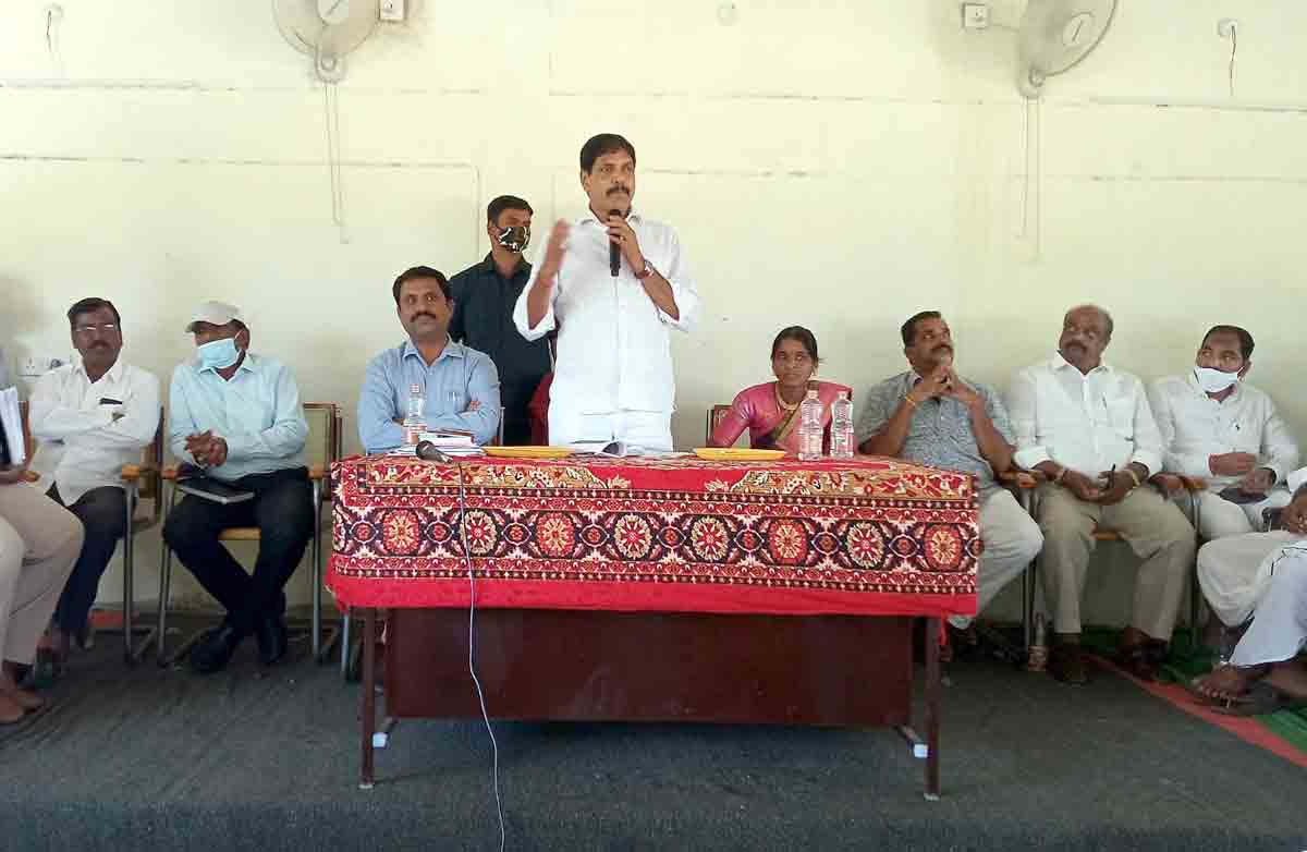 పోడు భూముల సమస్యకు త్వరలో పరిష్కారం.. ఎల్లారెడ్డి ఎమ్మెల్యే సురేందర్