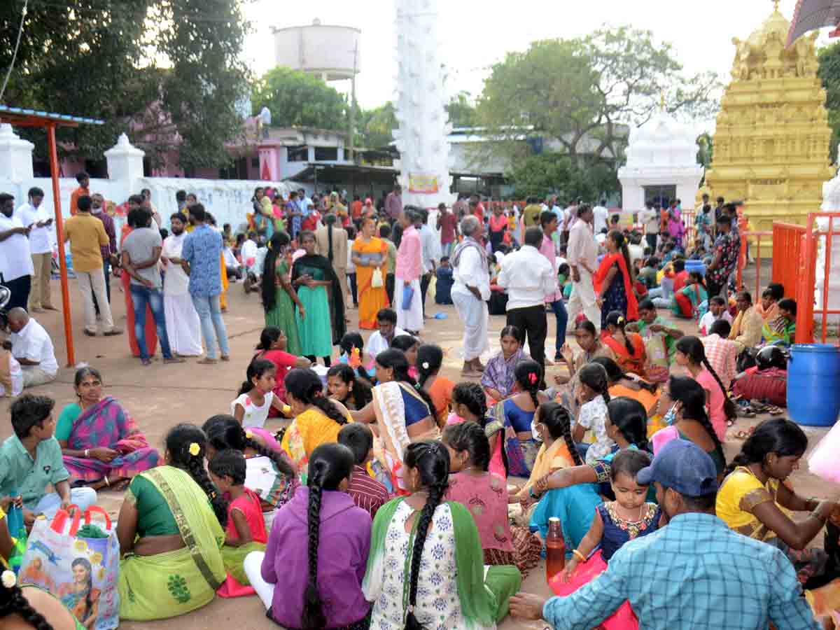 Rangareddy : అనంతగిరికి పోటెత్తిన భక్తులు..