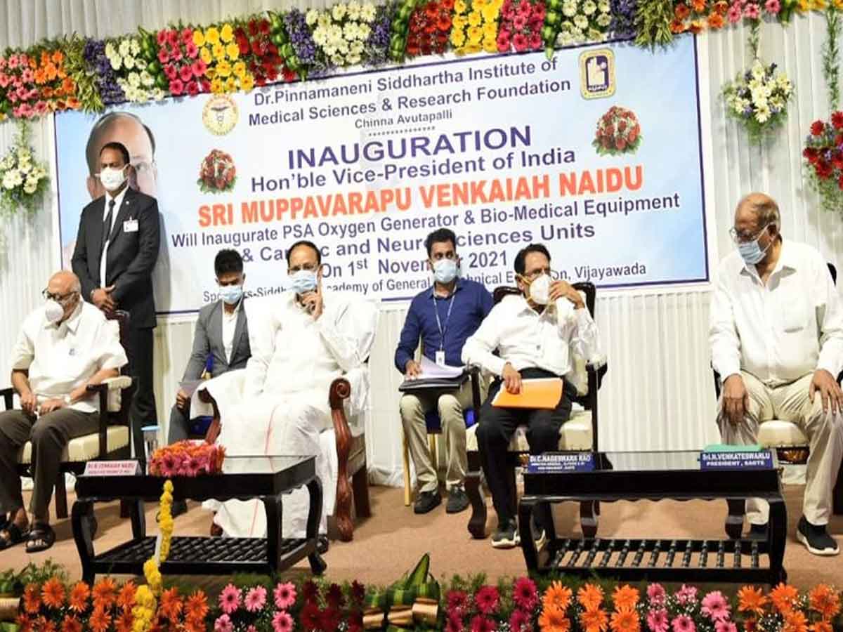 Venkaiah Naidu: వైద్యరంగంలో మానవ వనరుల కొరతను అధిగమిద్దాం: వెంకయ్యనాయుడు
