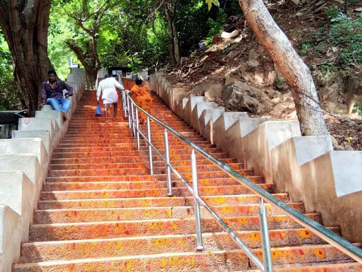 తిరుమల నడక దారుల మూసివేత..