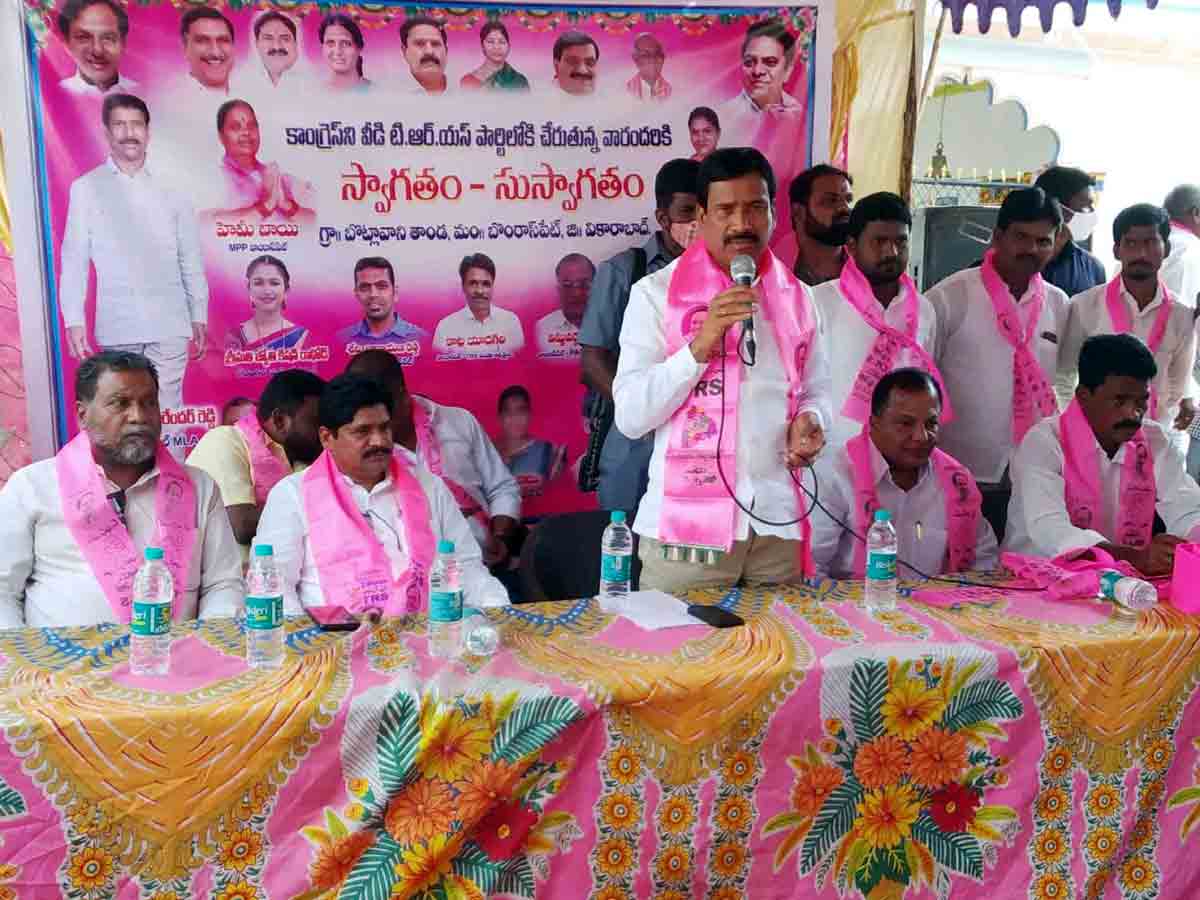 Vikarabad : సంక్షేమ పథకాలకు ఆకర్షితులై.. టీఆర్‌ఎస్‌లోకి వలసలు.. ఎమ్మెల్యే పట్నం నరేందర్‌రెడ్డి