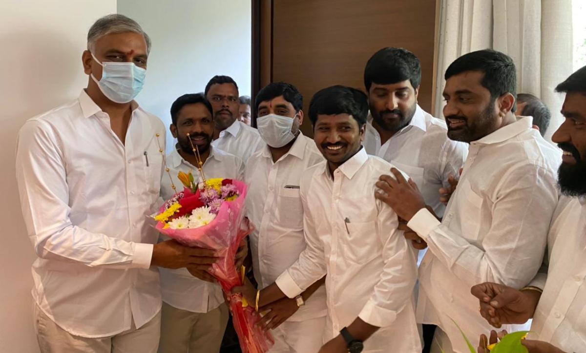 Harish rao | మంత్రి హరీష్‌రావుకు శుభాకాంక్షలు తెలిపిన గోల్నాక టీఆర్‌ఎస్ నాయ‌కులు