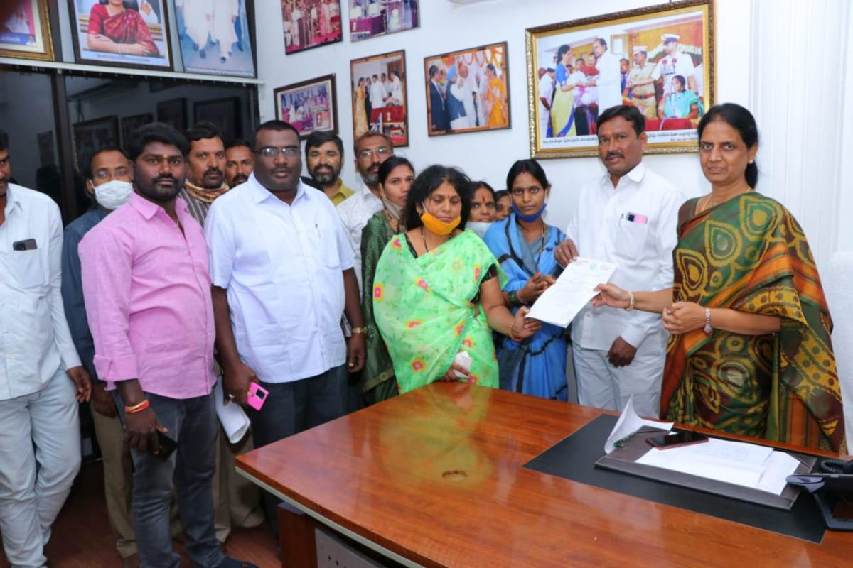 Pahadi shareef | నిధులు కేటాయించాలని మంత్రి స‌బిత‌కు వినతి