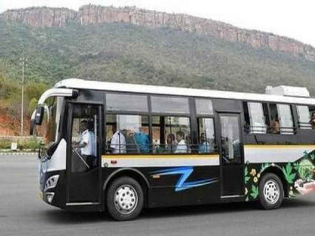 Electric Buses : త్వరలో ఏపీ రోడ్లపైకి వంద ఎలక్ట్రిక్‌ బస్సులు
