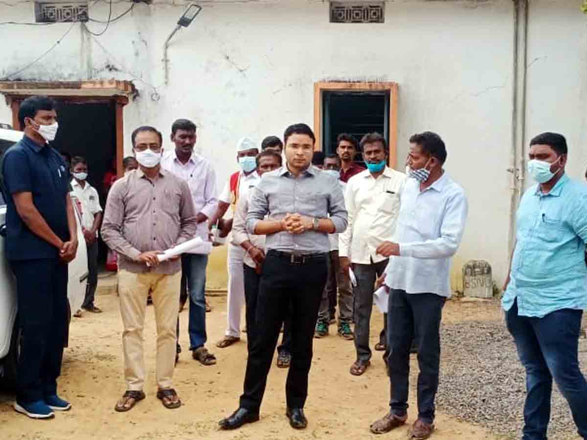 Bupalapaly : గణపురం తాసిల్దార్ కార్యాలయం తనిఖీ.. భూపాలపల్లి జిల్లా కలెక్టర్ భవేష్ మిశ్రా
