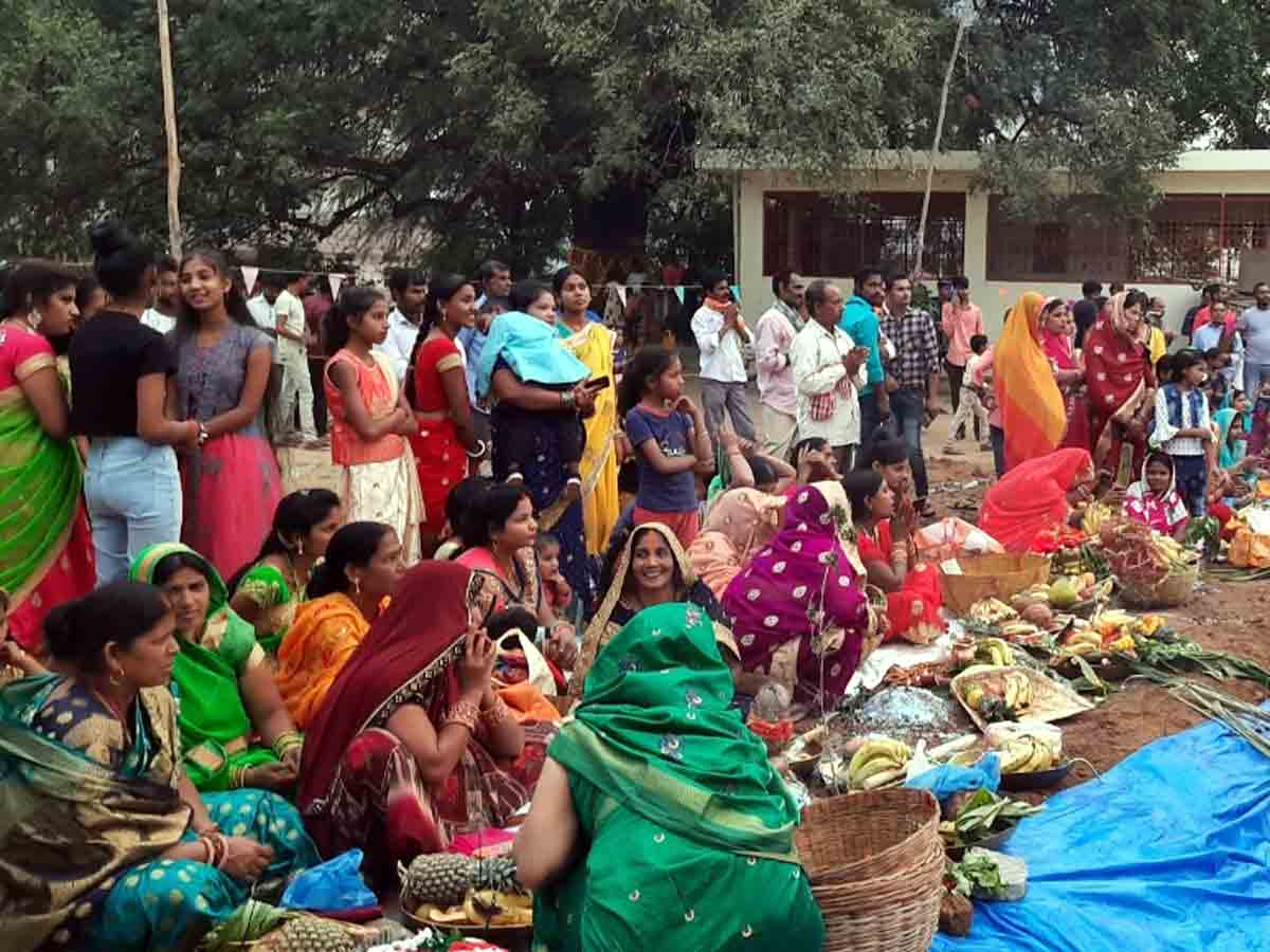 Rangareddy : భక్తిశ్రద్ధలతో ఛఠ్‌ పూజ