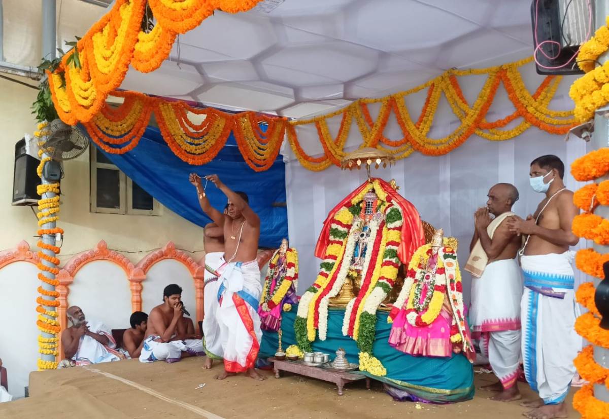 Chandanagar | వెంకటేశ్వర స్వామి దేవాలయంలో సామూహిక కళ్యాణోత్సవం.. మహాపుష్పయాగం