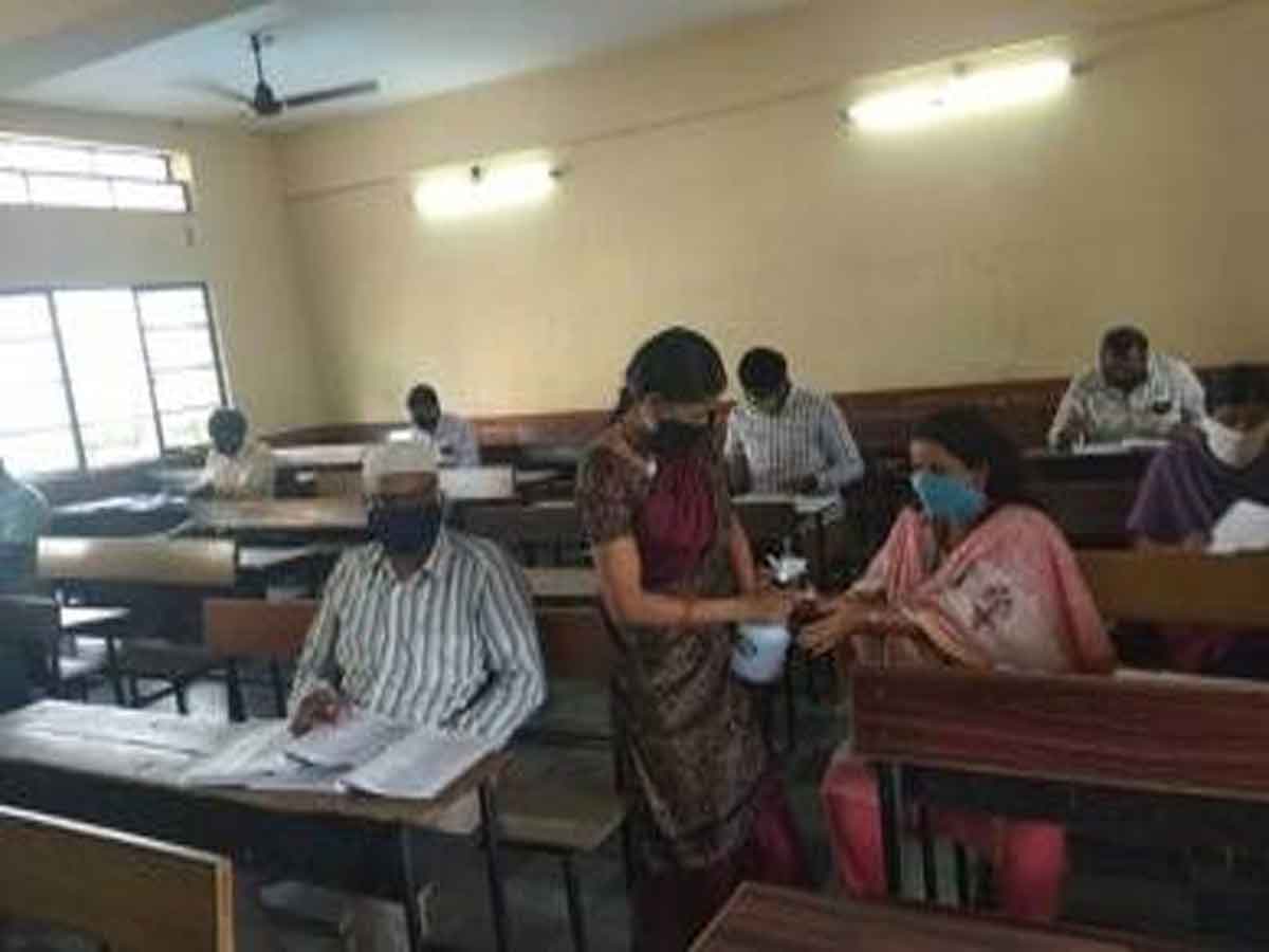 Intermediate Exams: ఇంటర్‌ మూల్యాంకనం విధులకు ముఖం చాటేసిన ప్రైవేటు టీచర్లు