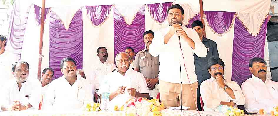 గ్రామాల అభివృద్ధి టీఆర్‌ఎస్‌తోనే సాధ్యం