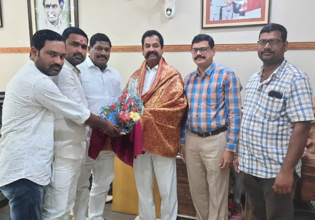 Asian paints | మాజీ ఎమ్మెల్యే తీగల కృష్ణారెడ్డిని సన్మానించిన టీఆర్‌ఎస్ పార్టీ నాయకులు