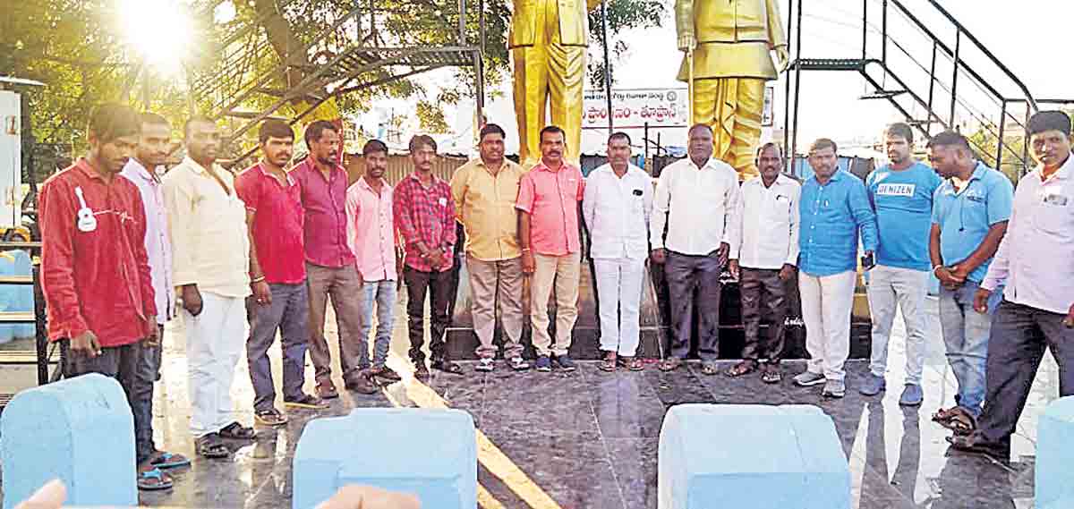 ఈటల శాసనసభ్యత్వం రద్దుచేయాలి