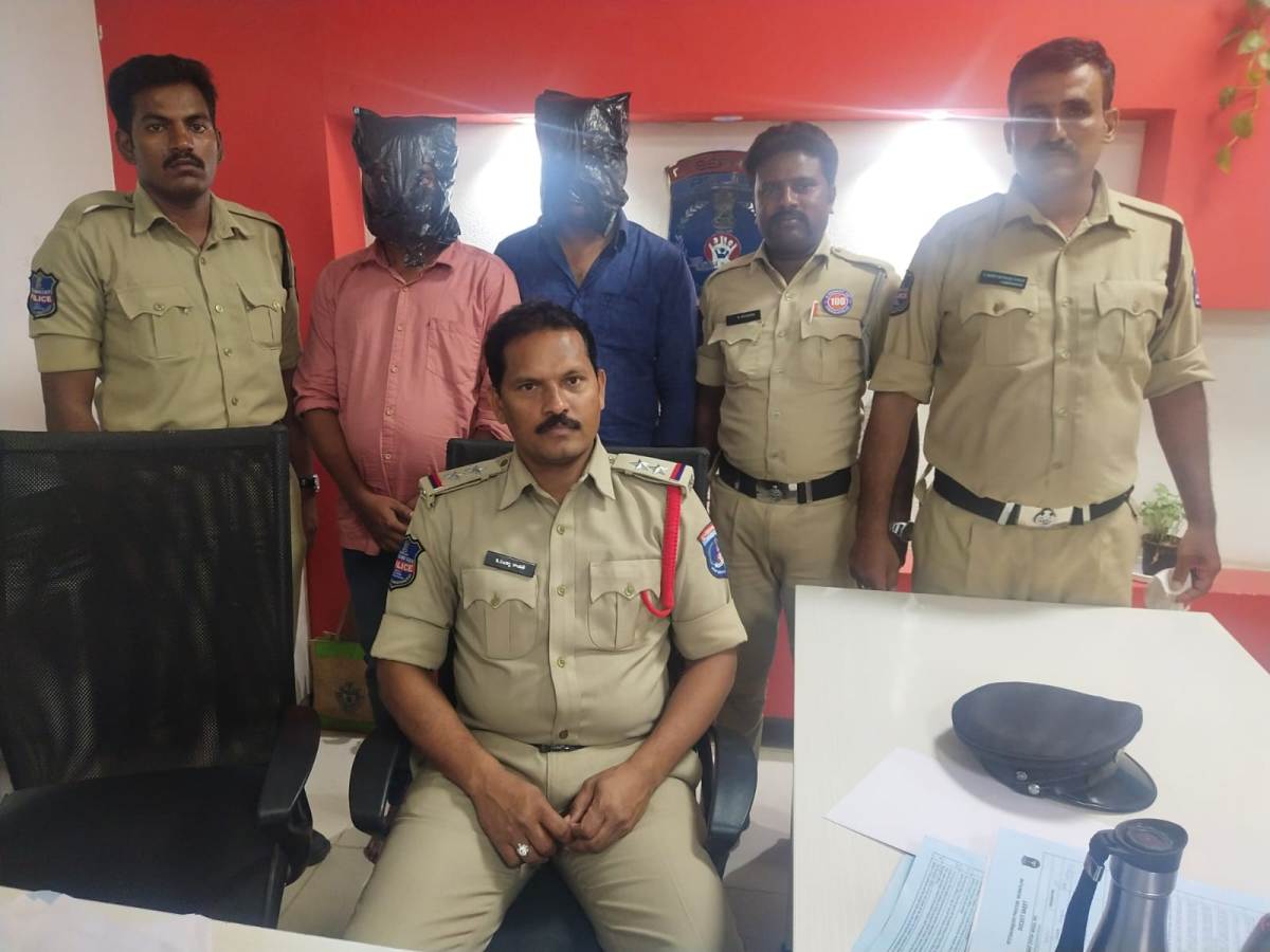 Crime | విలేకర్ల పేరుతో బ్యూటీ పార్లర్ నిర్వహకులకు బెదిరింపులు.. ఇద్దరి అరెస్ట్