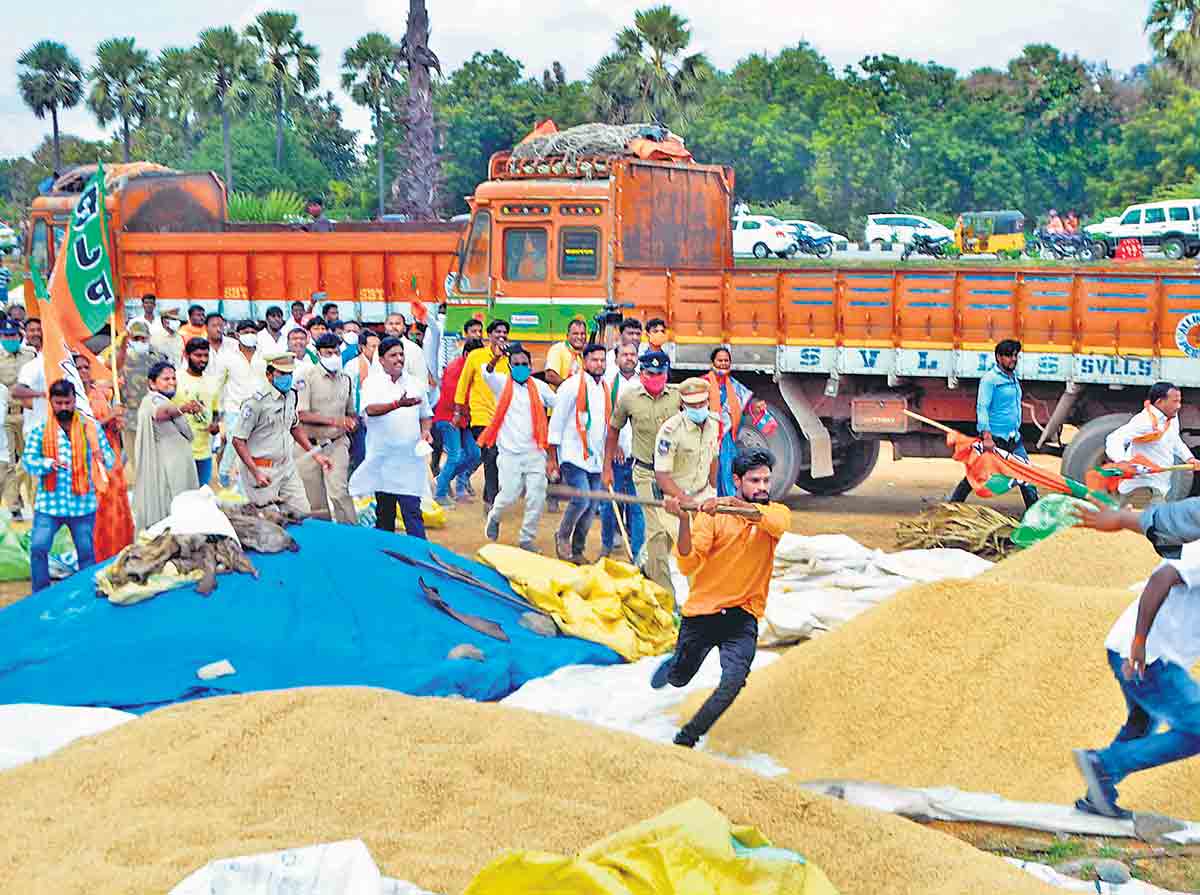 మన రైతులపైకి ‘బండి’ పోట్లు