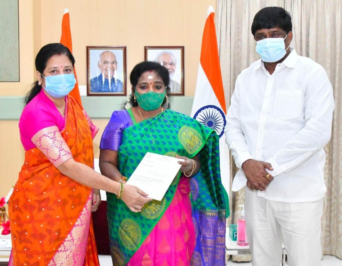 Marriage | కుమార్తె వివాహానికి గ‌వ‌ర్న‌ర్‌ను ఆహ్వానించిన డిప్యూటీ మేయర్‌