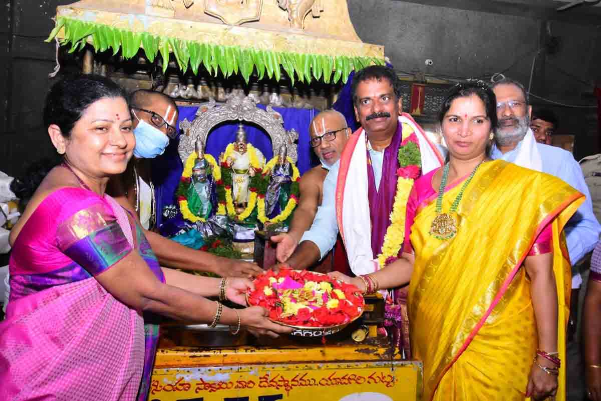 చరిత్రలోకి యాదాద్రి క్షేత్రం