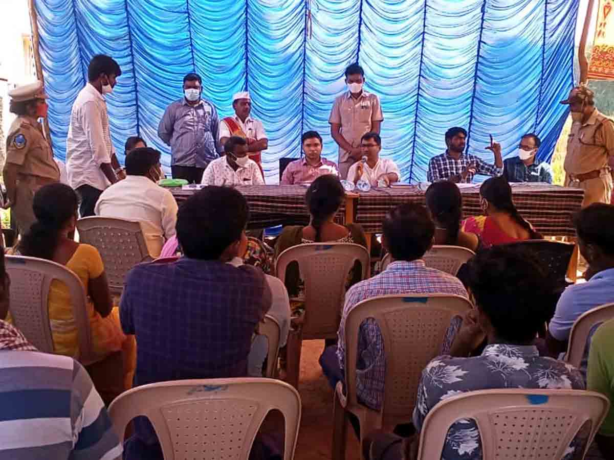 Warangal : పోడు భూములకు దరఖాస్తుల వెల్లువ