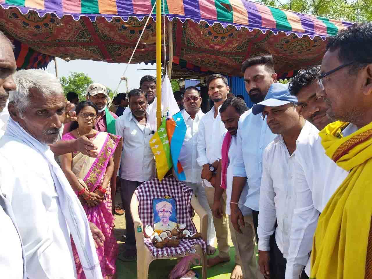 కుమరం భీం ఆశయసాధనకు కృషి చేయాలి..   జిల్లా గ్రంథాలయ సంస్థ చైర్మన్‌