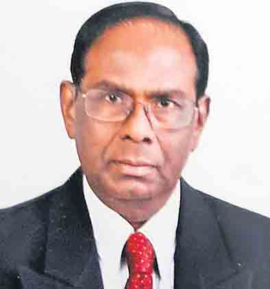 మాజీ ఐఏఎస్‌ బీ దానం కన్నుమూత