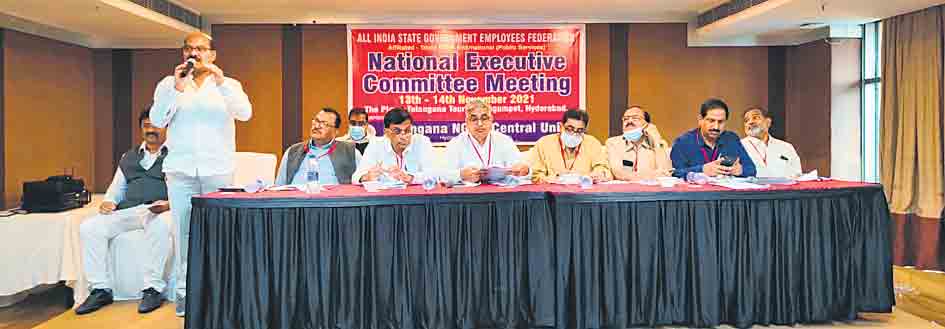 ఐటీ పరిమితి10 లక్షలకు పెంచాలి