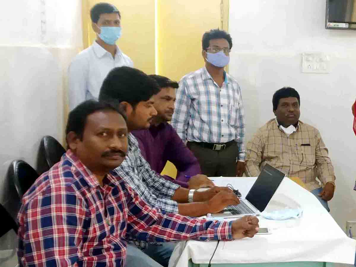 Vikarabad : లక్షణాలు ఉన్న ప్రతి ఒక్కరూ పరీక్షలు చేయించుకోవాలి..